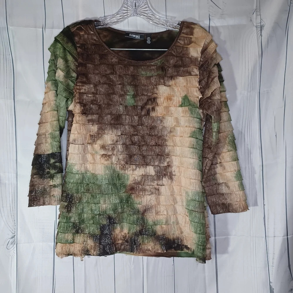 Elementz petite 3/4 sleeve Ruffle Tiered Ruffle Boho Artsy shirt with sparkles